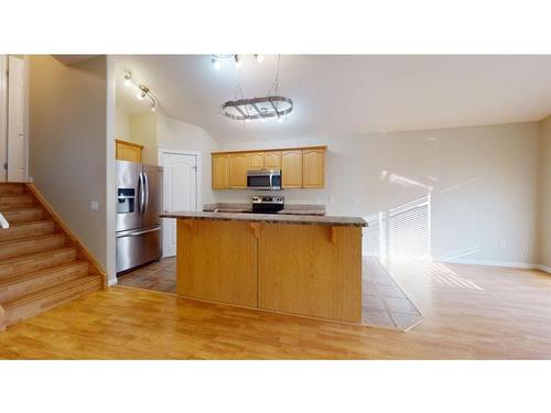 108 Fox Crescent, Fort Mcmurray, AB - Indoor Photo Showing Kitchen