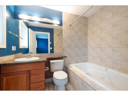 157 Pickles Crescent, Fort Mcmurray, AB - Indoor Photo Showing Bathroom