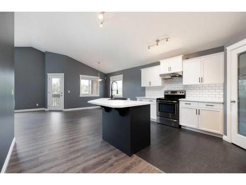 157 Pickles Crescent, Fort Mcmurray, AB - Indoor Photo Showing Kitchen With Stainless Steel Kitchen