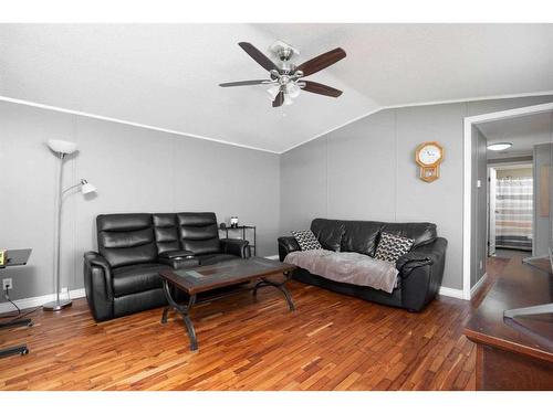 130 Couture Lane, Fort Mcmurray, AB - Indoor Photo Showing Living Room