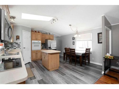 130 Couture Lane, Fort Mcmurray, AB - Indoor Photo Showing Kitchen