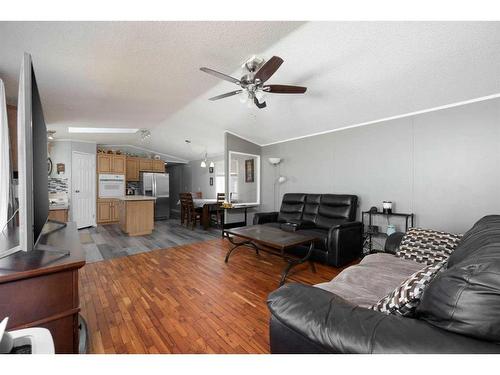 130 Couture Lane, Fort Mcmurray, AB - Indoor Photo Showing Living Room