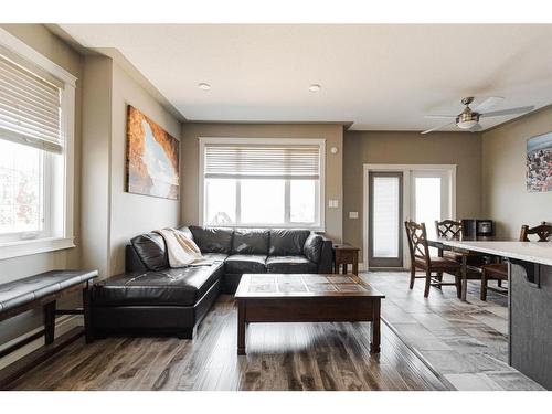 266 Athabasca Avenue, Fort Mcmurray, AB - Indoor Photo Showing Living Room