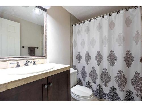 153 Burns Place, Fort Mcmurray, AB - Indoor Photo Showing Bathroom