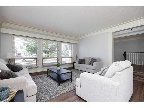 153 Burns Place, Fort Mcmurray, AB - Indoor Photo Showing Living Room