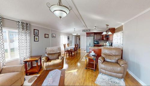 381 Greenwich Lane, Fort Mcmurray, AB - Indoor Photo Showing Living Room