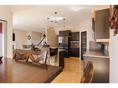 216 Pinnacle Place, Fort Mcmurray, AB - Indoor Photo Showing Kitchen