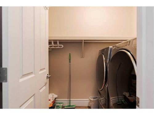 216 Pinnacle Place, Fort Mcmurray, AB - Indoor Photo Showing Laundry Room