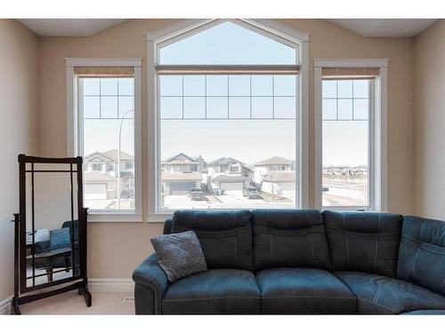 216 Pinnacle Place, Fort Mcmurray, AB - Indoor Photo Showing Living Room