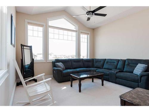 216 Pinnacle Place, Fort Mcmurray, AB - Indoor Photo Showing Living Room