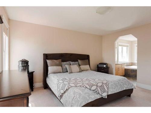 216 Pinnacle Place, Fort Mcmurray, AB - Indoor Photo Showing Bedroom