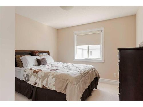 216 Pinnacle Place, Fort Mcmurray, AB - Indoor Photo Showing Bedroom