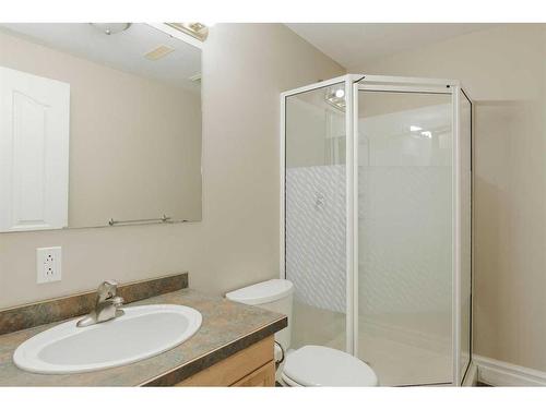 216 Pinnacle Place, Fort Mcmurray, AB - Indoor Photo Showing Bathroom