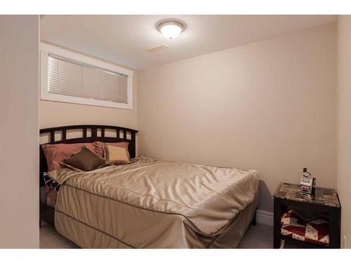 216 Pinnacle Place, Fort Mcmurray, AB - Indoor Photo Showing Bedroom