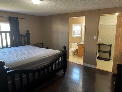 189 Couture Lane, Fort Mcmurray, AB - Indoor Photo Showing Bedroom