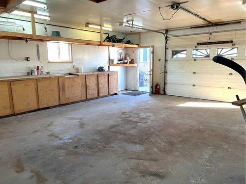 189 Couture Lane, Fort Mcmurray, AB - Indoor Photo Showing Garage