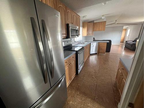 189 Couture Lane, Fort Mcmurray, AB - Indoor Photo Showing Kitchen With Stainless Steel Kitchen