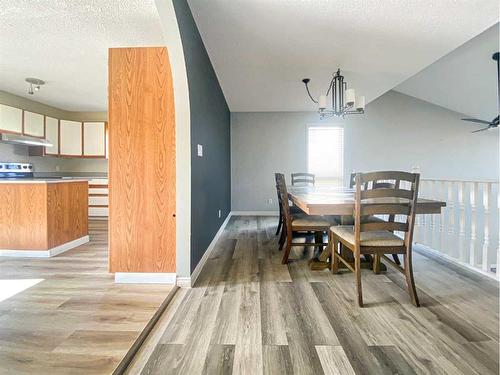 237 Beaton Place, Fort Mcmurray, AB - Indoor Photo Showing Dining Room