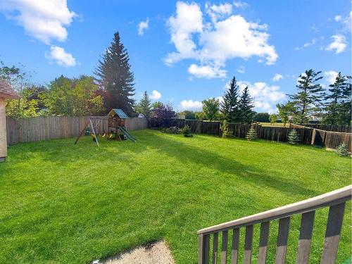 237 Beaton Place, Fort Mcmurray, AB - Outdoor With Backyard