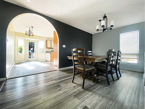 237 Beaton Place, Fort Mcmurray, AB - Indoor Photo Showing Dining Room