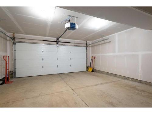 55-401 Athabasca Avenue, Fort Mcmurray, AB - Indoor Photo Showing Garage