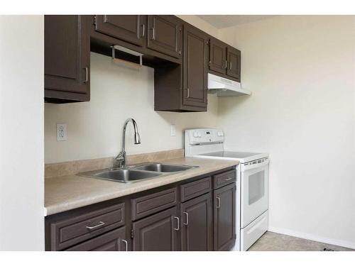 273 Ross Haven Drive, Fort Mcmurray, AB - Indoor Photo Showing Kitchen With Double Sink