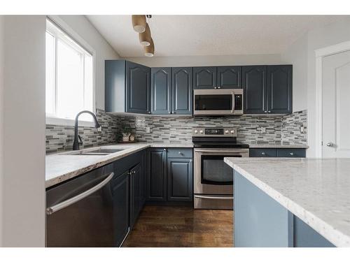 121 Coles Bay, Fort Mcmurray, AB - Indoor Photo Showing Kitchen With Stainless Steel Kitchen With Upgraded Kitchen