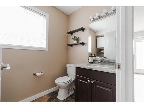 121 Coles Bay, Fort Mcmurray, AB - Indoor Photo Showing Bathroom