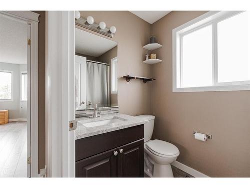 121 Coles Bay, Fort Mcmurray, AB - Indoor Photo Showing Bathroom