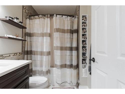 148 Eglert Drive, Fort Mcmurray, AB - Indoor Photo Showing Bathroom