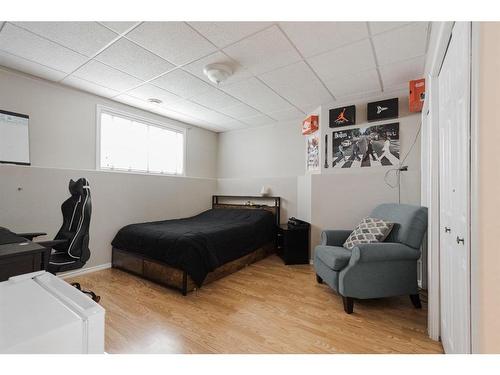 148 Eglert Drive, Fort Mcmurray, AB - Indoor Photo Showing Bedroom