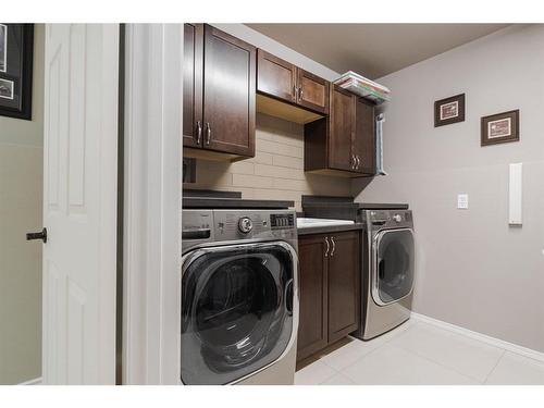 148 Eglert Drive, Fort Mcmurray, AB - Indoor Photo Showing Laundry Room