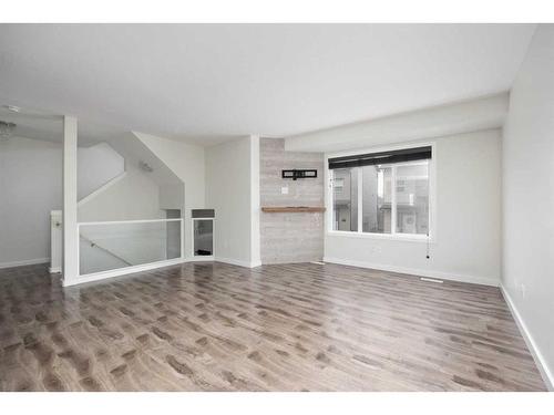 26-120 Warren Way, Fort Mcmurray, AB - Indoor Photo Showing Living Room