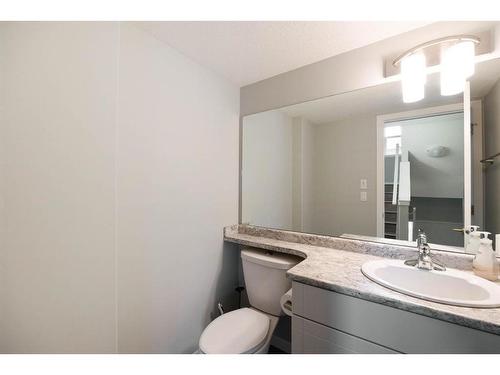 35-120 Warren Way, Fort Mcmurray, AB - Indoor Photo Showing Bathroom