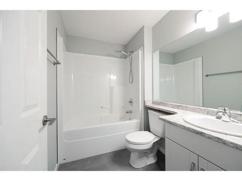 35-120 Warren Way, Fort Mcmurray, AB - Indoor Photo Showing Bathroom