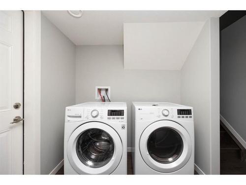 35-120 Warren Way, Fort Mcmurray, AB - Indoor Photo Showing Laundry Room