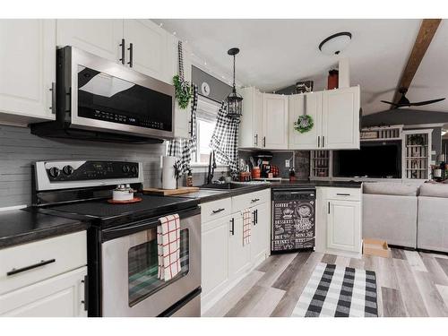 104 Cokerill Crescent, Fort Mcmurray, AB - Indoor Photo Showing Kitchen