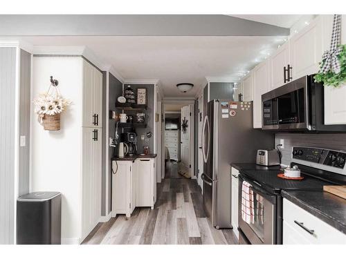 104 Cokerill Crescent, Fort Mcmurray, AB - Indoor Photo Showing Kitchen