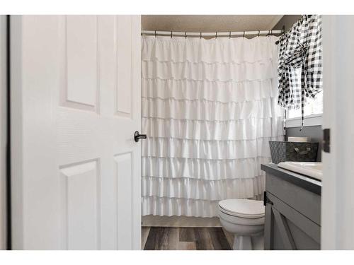 104 Cokerill Crescent, Fort Mcmurray, AB - Indoor Photo Showing Bathroom