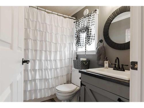 104 Cokerill Crescent, Fort Mcmurray, AB - Indoor Photo Showing Bathroom