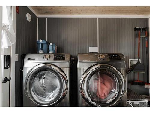 104 Cokerill Crescent, Fort Mcmurray, AB - Indoor Photo Showing Laundry Room