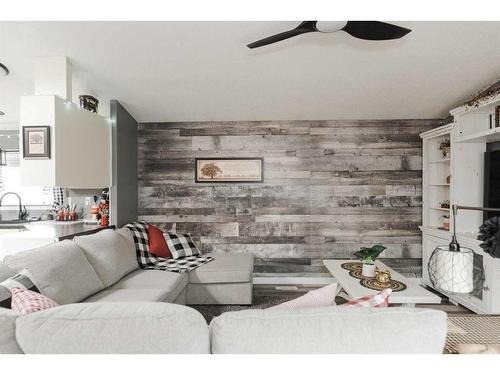 104 Cokerill Crescent, Fort Mcmurray, AB - Indoor Photo Showing Living Room