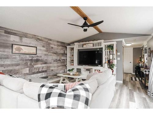 104 Cokerill Crescent, Fort Mcmurray, AB - Indoor Photo Showing Living Room