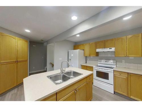 54-97 Wilson Drive, Fort Mcmurray, AB - Indoor Photo Showing Kitchen With Double Sink