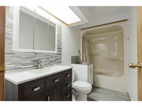 157 Brosseau Crescent, Fort Mcmurray, AB - Indoor Photo Showing Bathroom