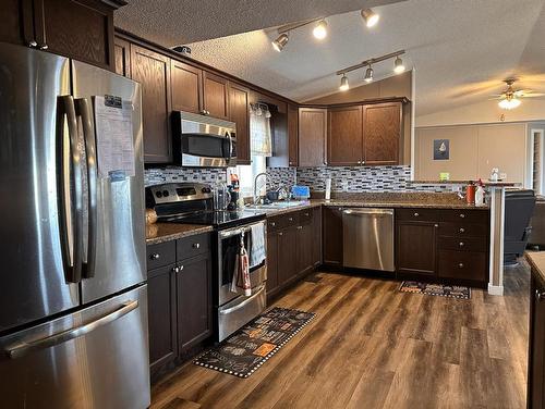 132 Morgan Avenue, Fort Mcmurray, AB - Indoor Photo Showing Kitchen