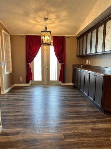 132 Morgan Avenue, Fort Mcmurray, AB - Indoor Photo Showing Kitchen