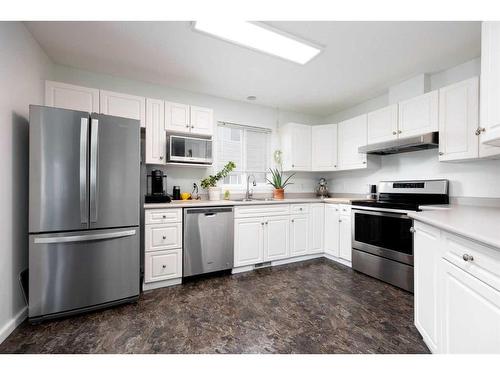 301-104 Loutit Road, Fort Mcmurray, AB - Indoor Photo Showing Kitchen With Stainless Steel Kitchen