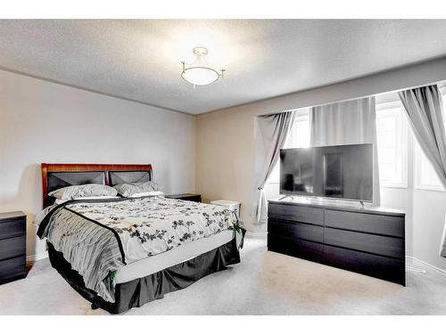 193 Archibald Close, Fort Mcmurray, AB - Indoor Photo Showing Bedroom