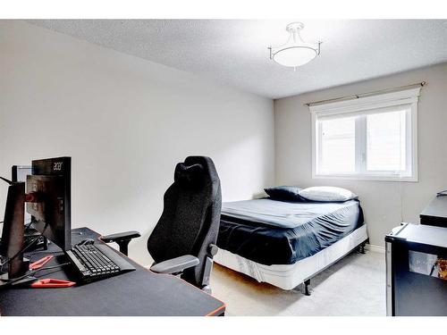 193 Archibald Close, Fort Mcmurray, AB - Indoor Photo Showing Bedroom